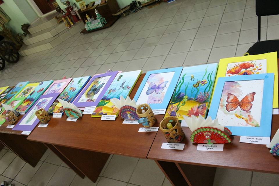 В Голой Пристани показывают детские творческие работы
