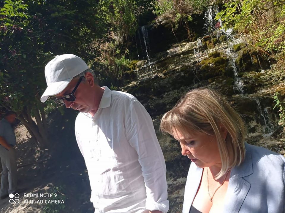 Министр культуры Украины посетил степные водопады на Херсонщине