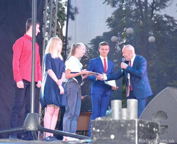 В Новой Каховке вручили стипендии лучшим студентам