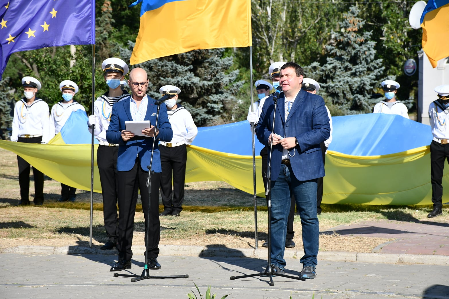 Торжественное поднятие Государственного Флага Украины прошло при участии курсантов Херсонской государственной морской академии