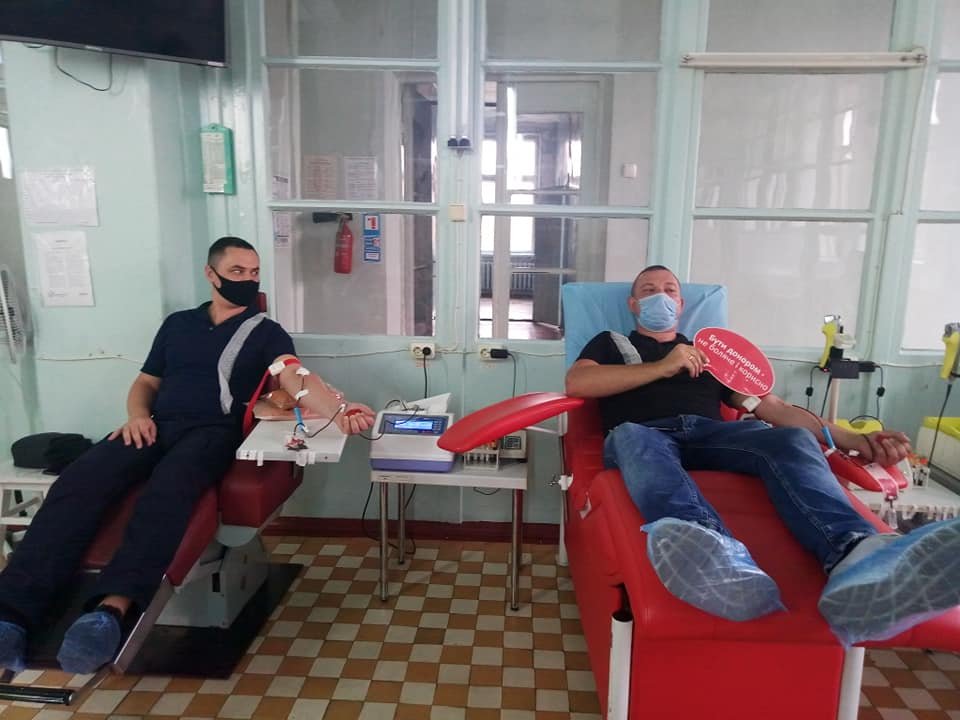 Центр Службы крови поблагодарил патрульных Херсонщины за пополнение банка крови