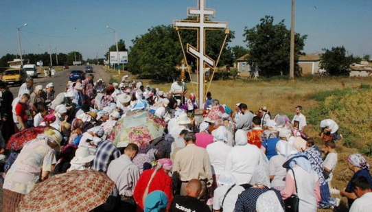 На Херсонщине состоялся 30-километровый крестный ход за мир в Украине