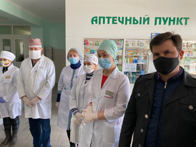 Херсонщина получила 4000 тестов на коронавирус и средства защиты для медиков