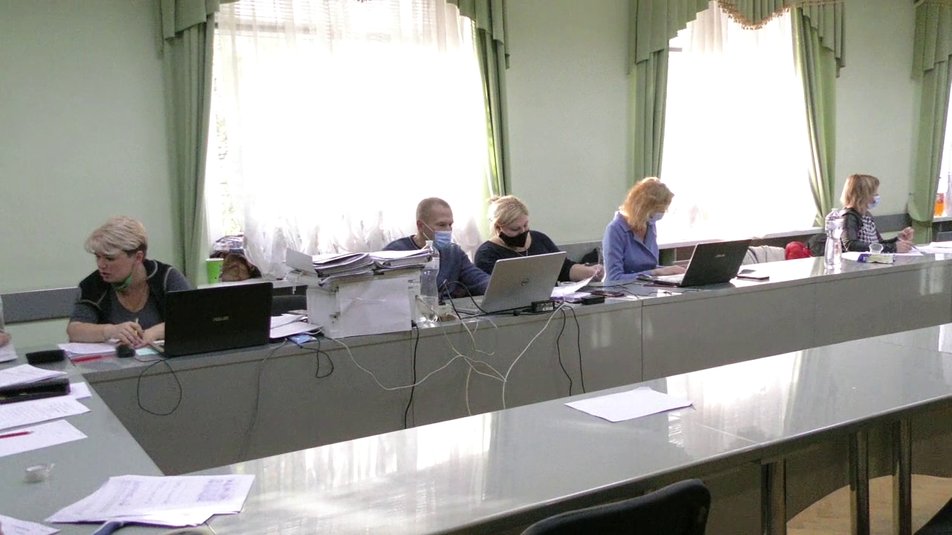 В Херсоне продолжают принимать протоколы участковых комиссий с результатами голосования