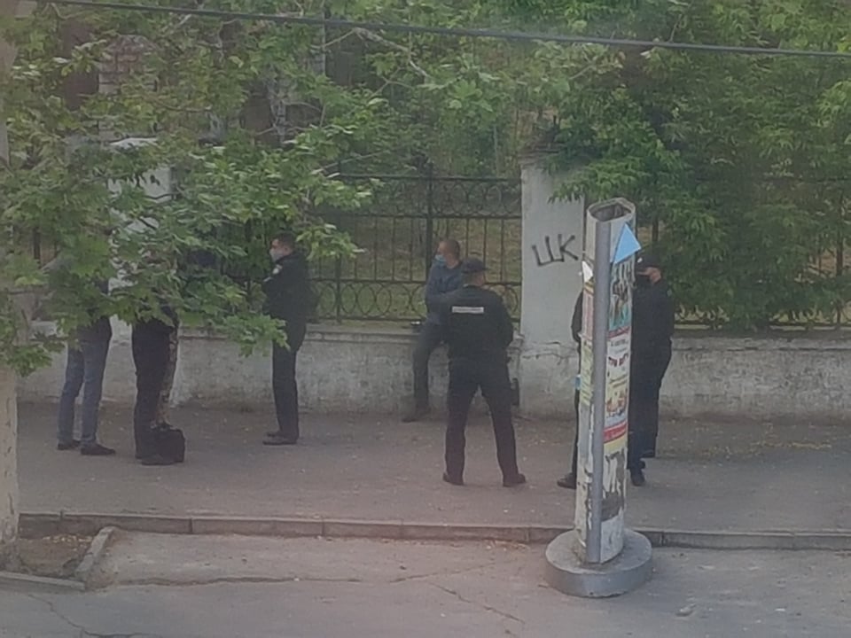 “Заварушка” в центре Херсона: толпа полицейских и один задержанный