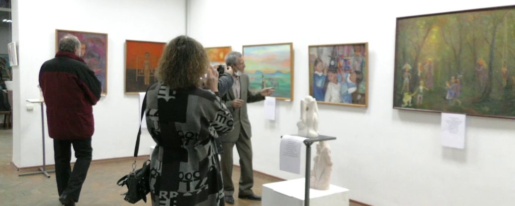 Херсоне открылась выставка скульптуры и живописи 