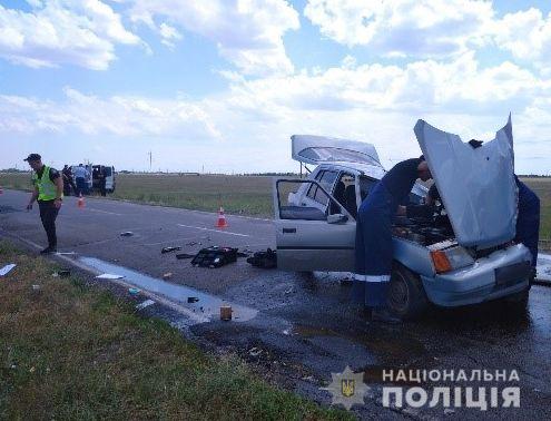 Вчерашнее ДТП на Херсонщине забрало 3 жизни: водитель мотоцикла погиб на месте, двое пассажиров скончались в реанимации (ФОТО 18+)