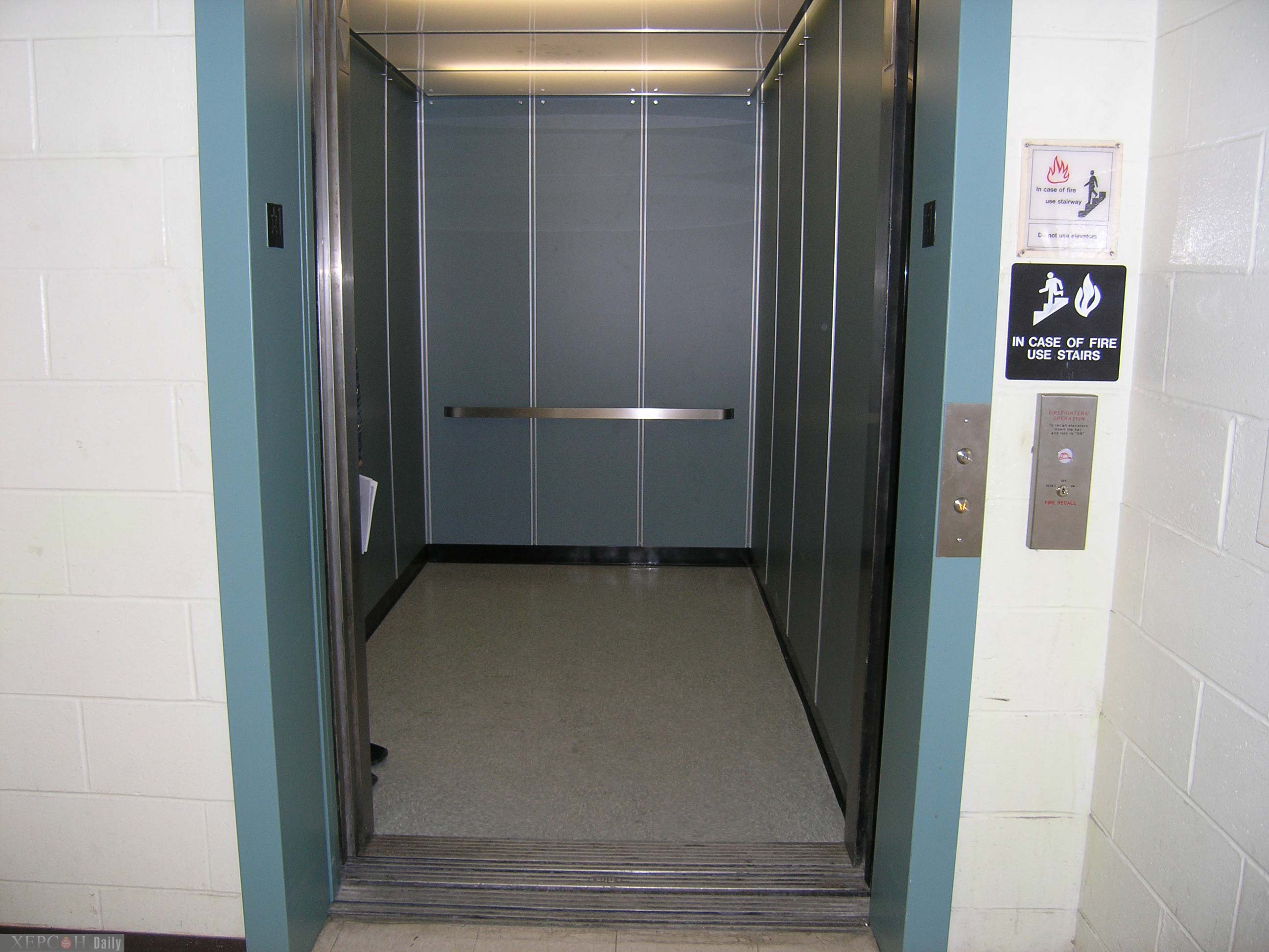 Грузовой лифт изнутри