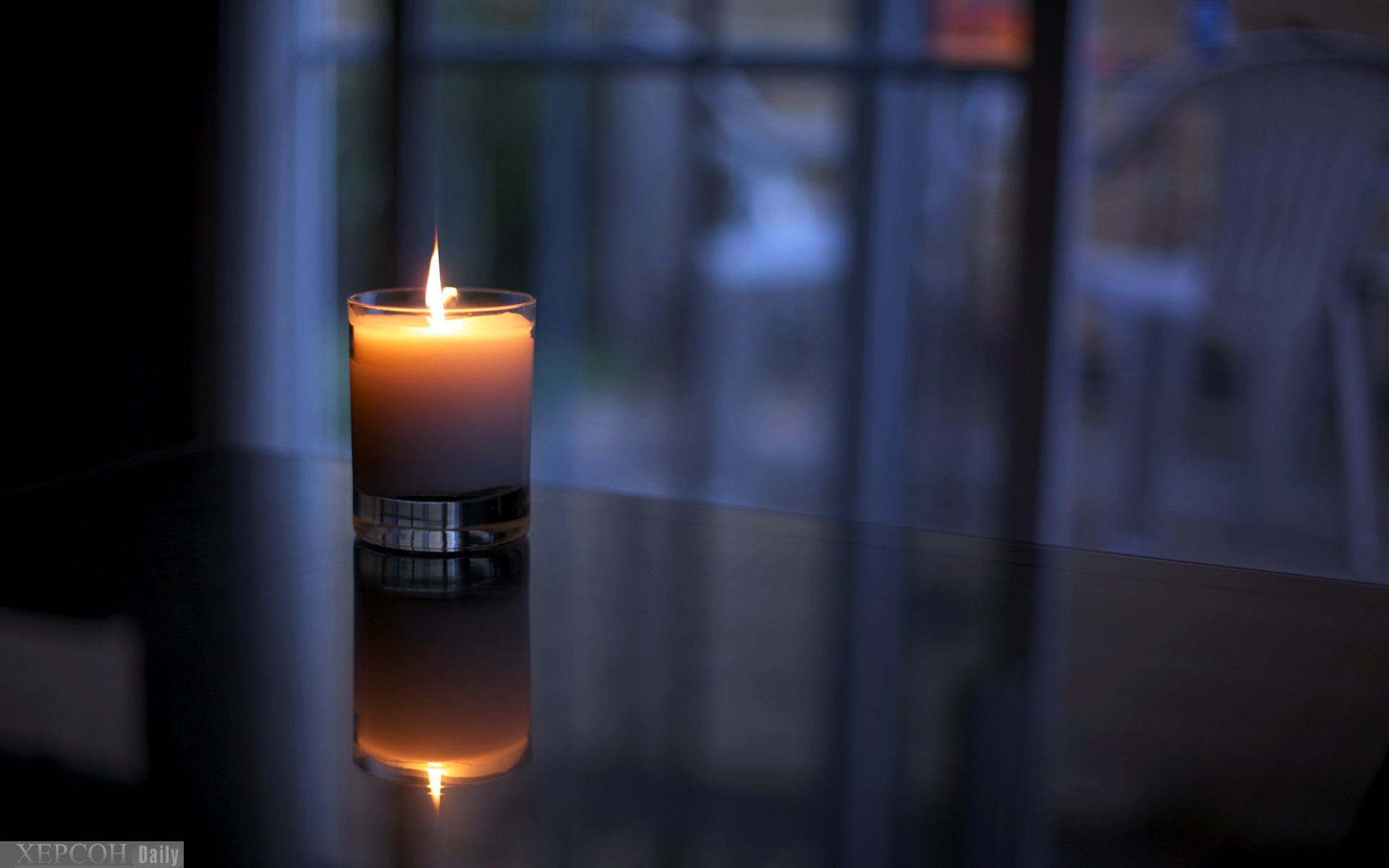 Погасли в окнах свечи. Свеча на столе. Свеча в окне. Горящие свечи. Красивые свечи.