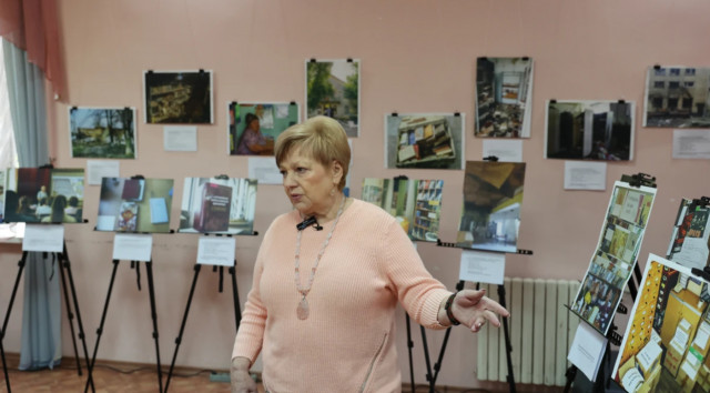 У Херсоні відкрили документальну фотоекспозицію “Бібліотеки Херсонщини: злочини Росії проти культури України”