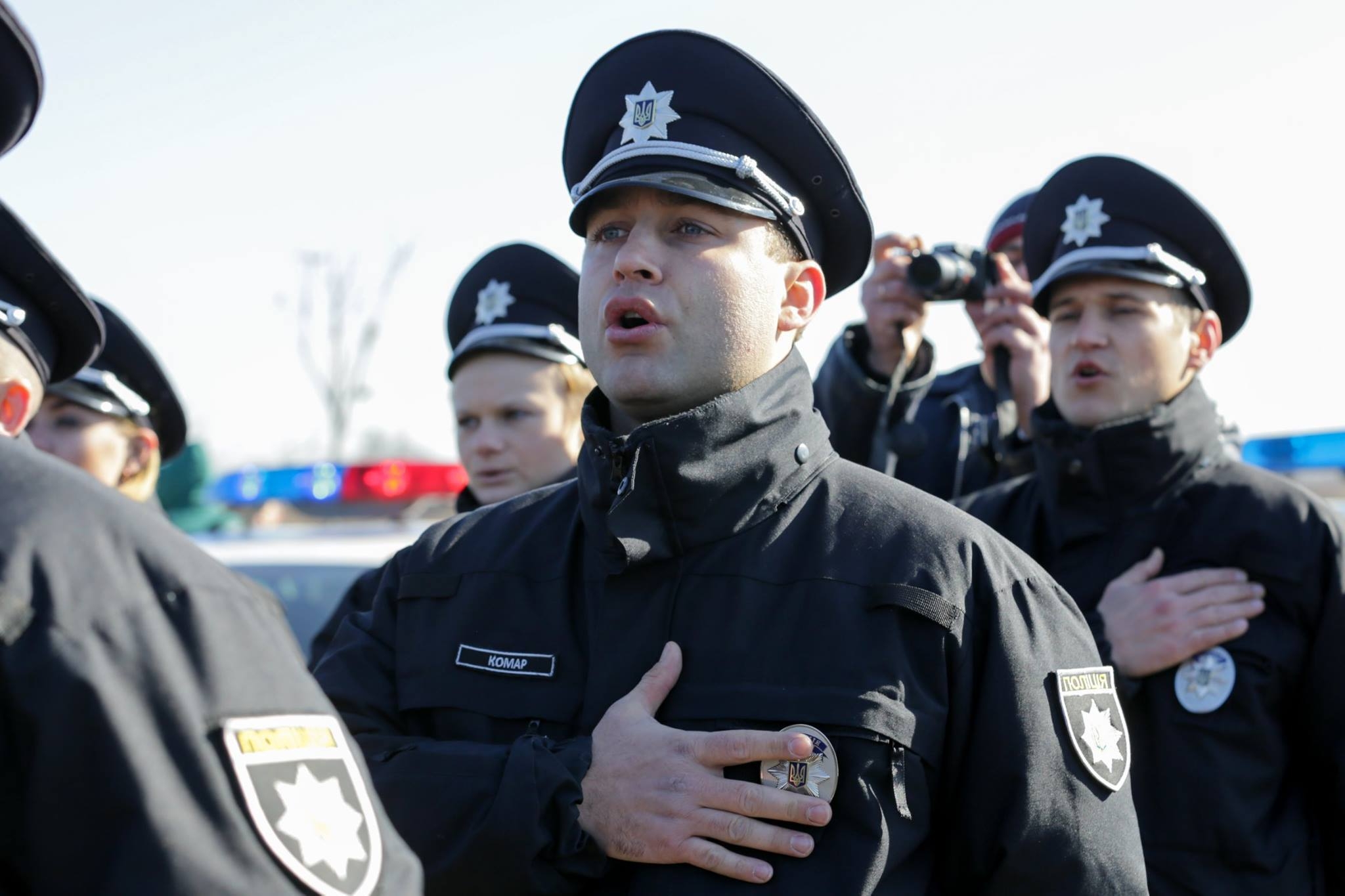 Патрульная полиция. Форма патрульной полиции. Зимняя форма украинских полицейских. Зимняя форма украинской милиции. Полицейский нацист.