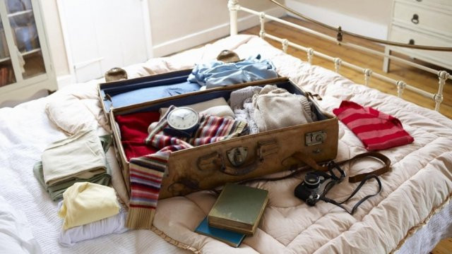 Украинцам советуют подготовить "тревожный чемоданчик" на случай войны: что нужно взять в первую очередь