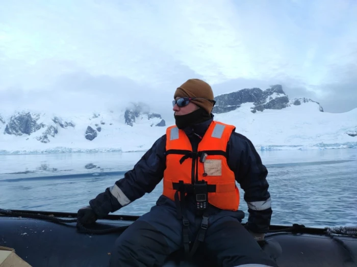 Сергій Якущенко в Антарктиці. Фото: Національний антарктичний науковий центр/Facebook.