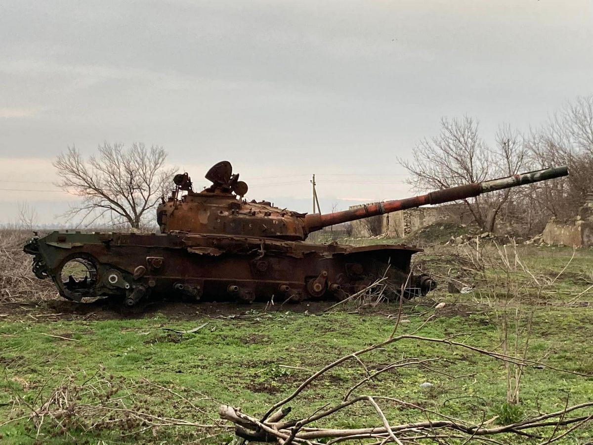 Незрима присутність окупантів: чому на полях звільненої Херсонщини досі купа військового брухту (фото)